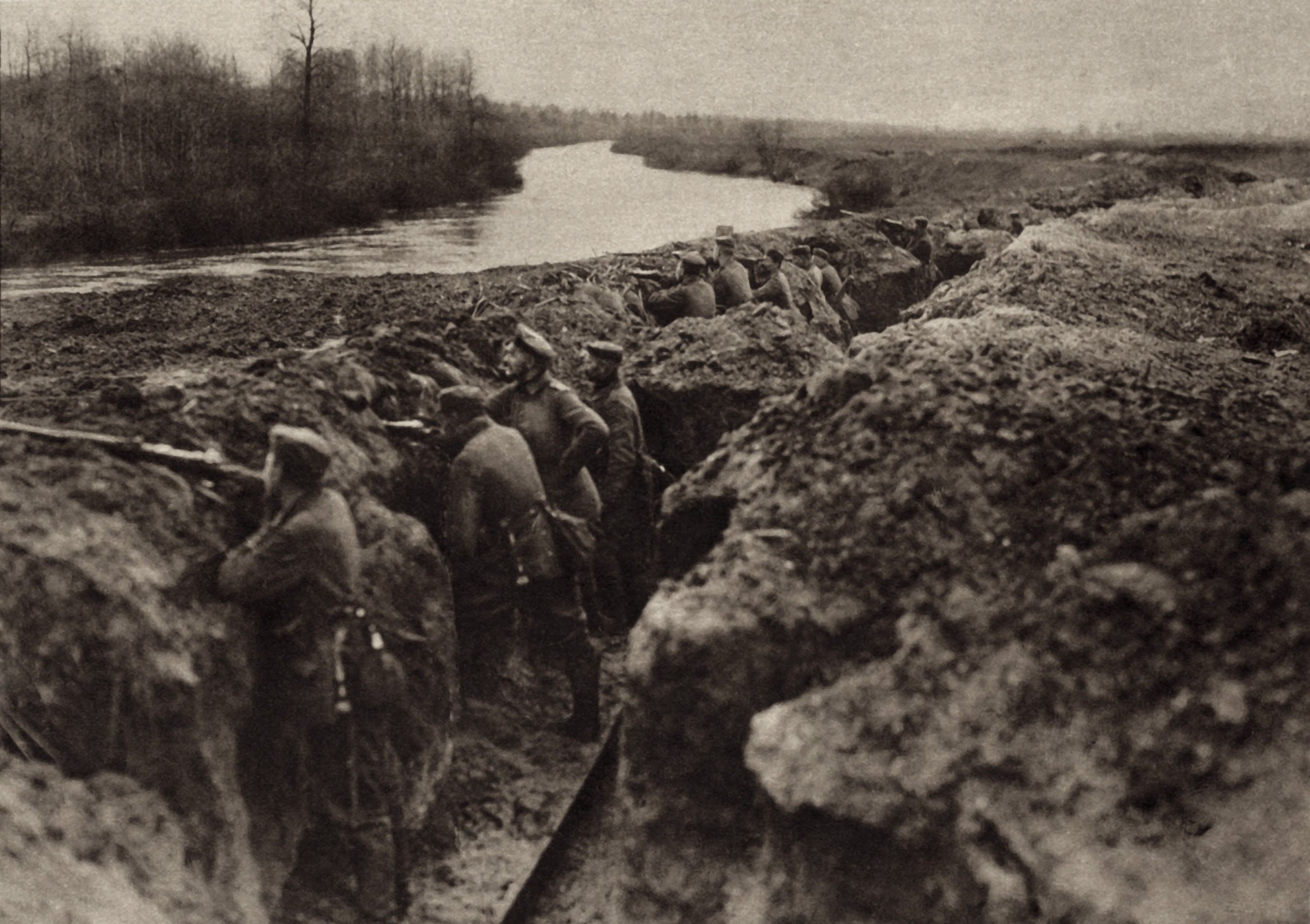 Немецкие солдаты в траншеях 1918